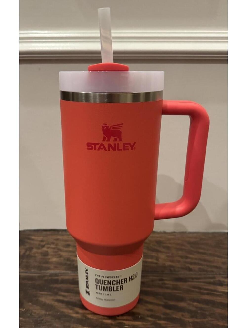 Stanley 40 oz Quencher H2.0 FlowState Tumbler Coral Red New